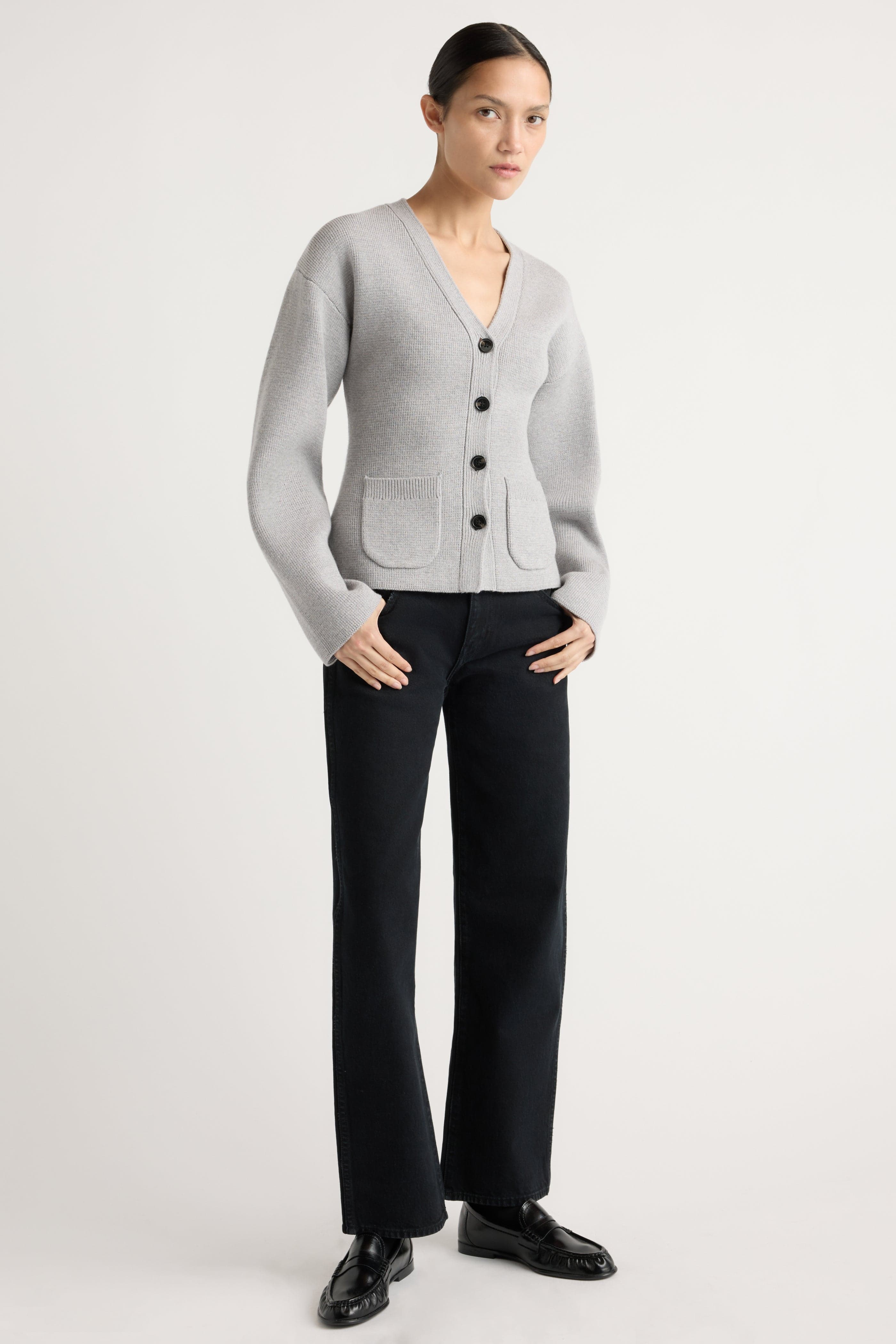 Elinor Organic Cotton-Wool V-Neck Cardigan - Image 11