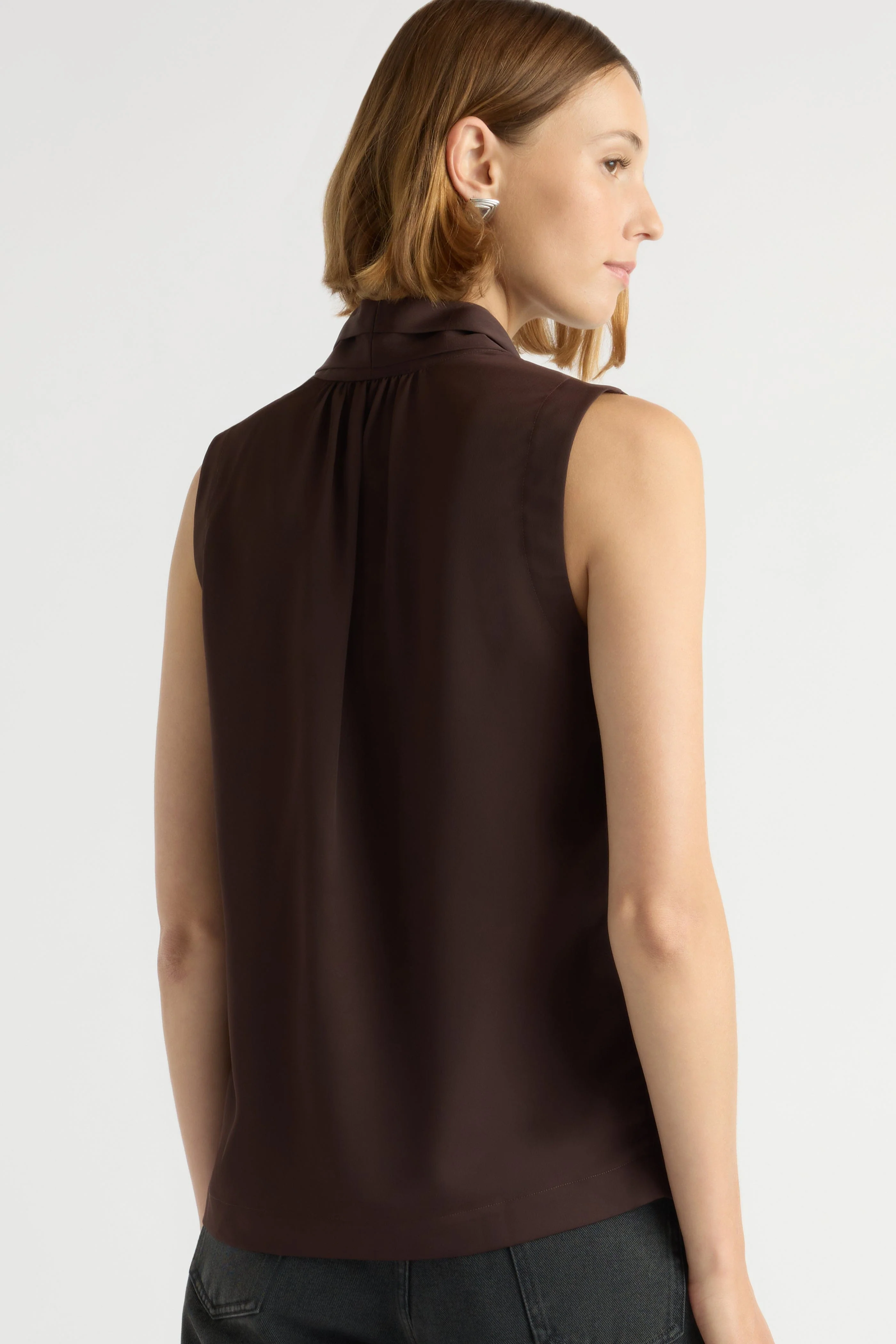 Jae V-Neck Sleeveless Blouse - Image 7