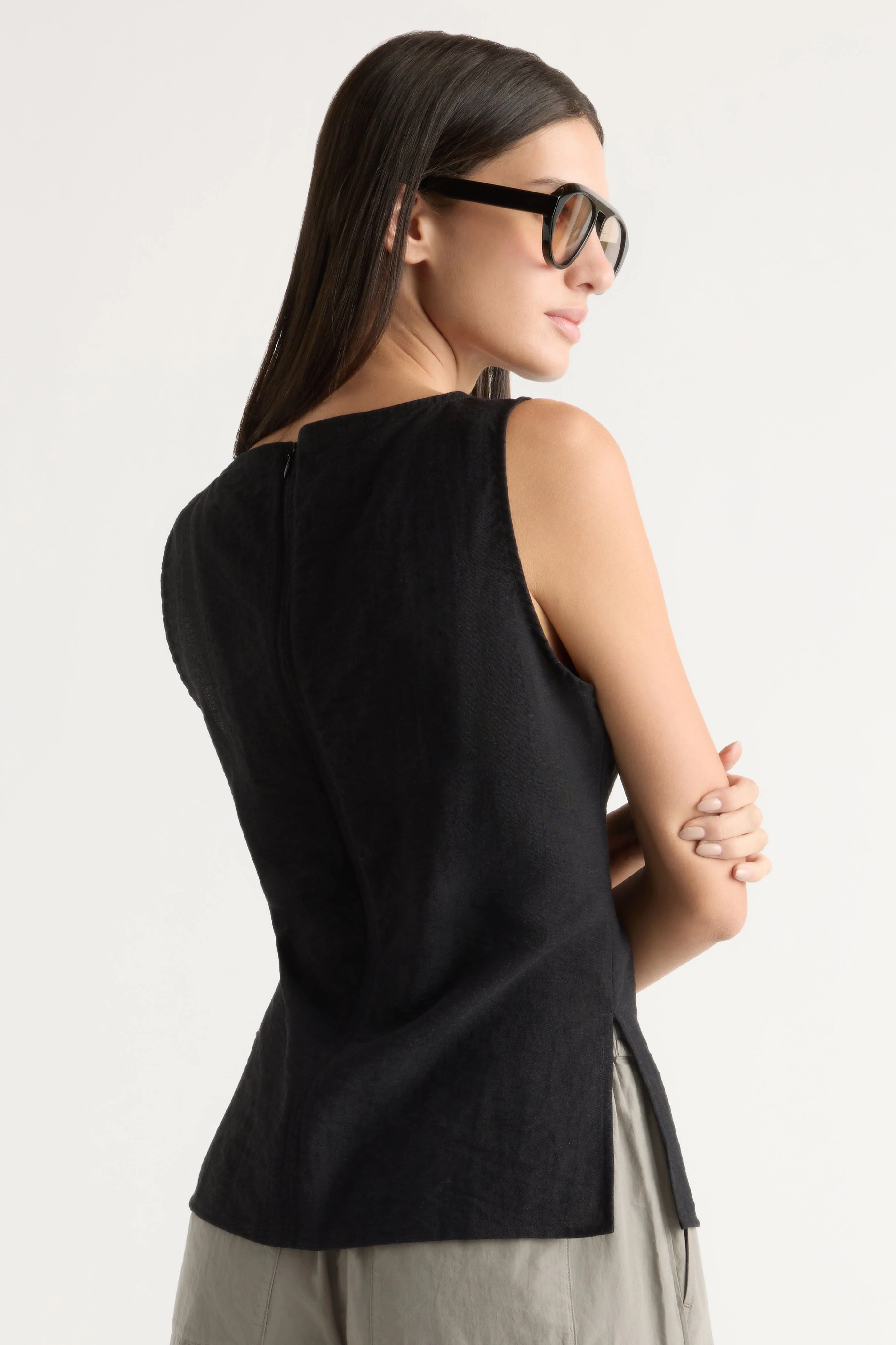 Jeannie Split-Hem Sleeveless Blouse - Image 7